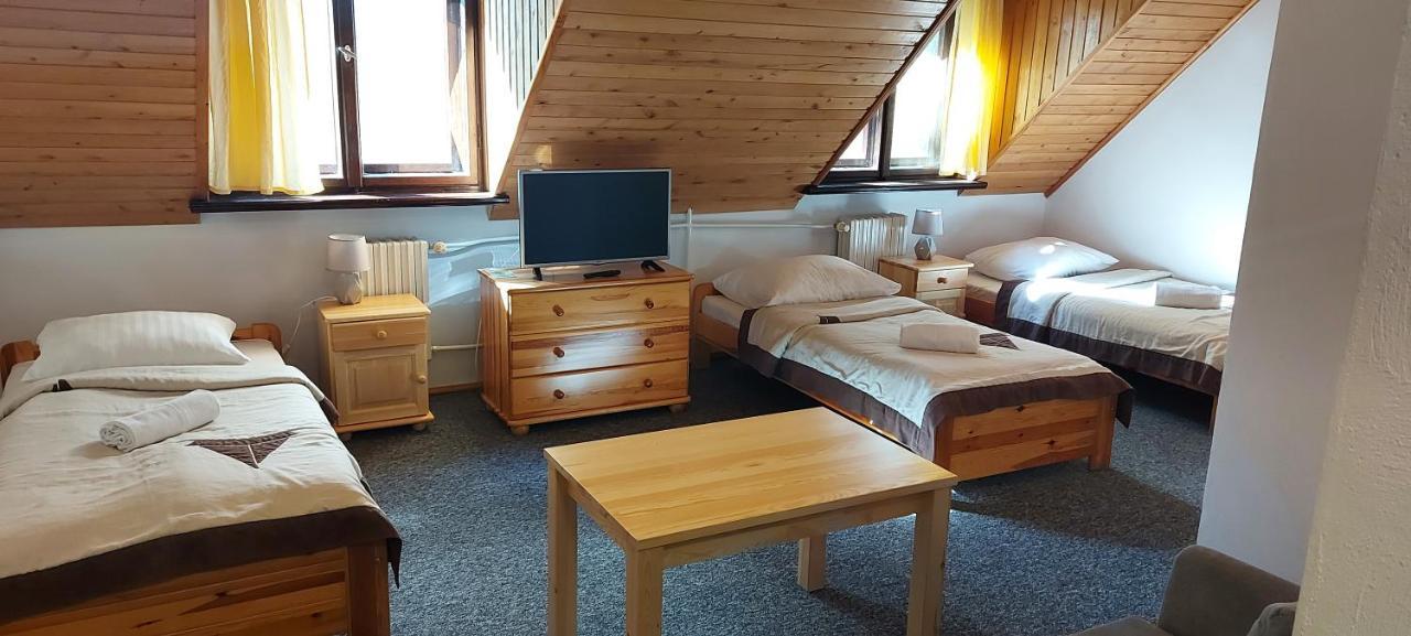 Pan Dom Pracy Tworczej W Wierzbie Wierzba Dış mekan fotoğraf